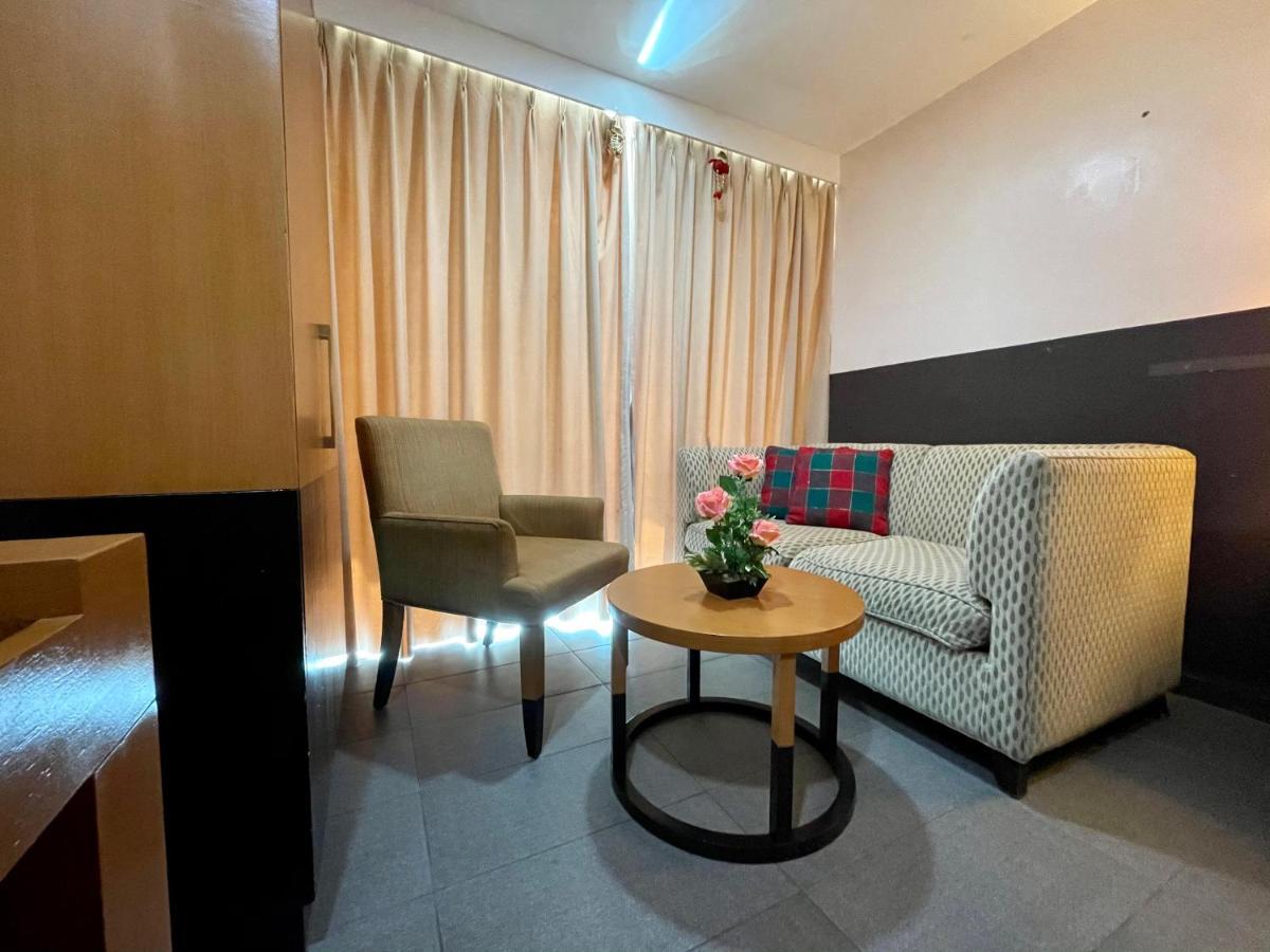 One Tagaytay Place Private Residences Tagaytay City Exterior photo